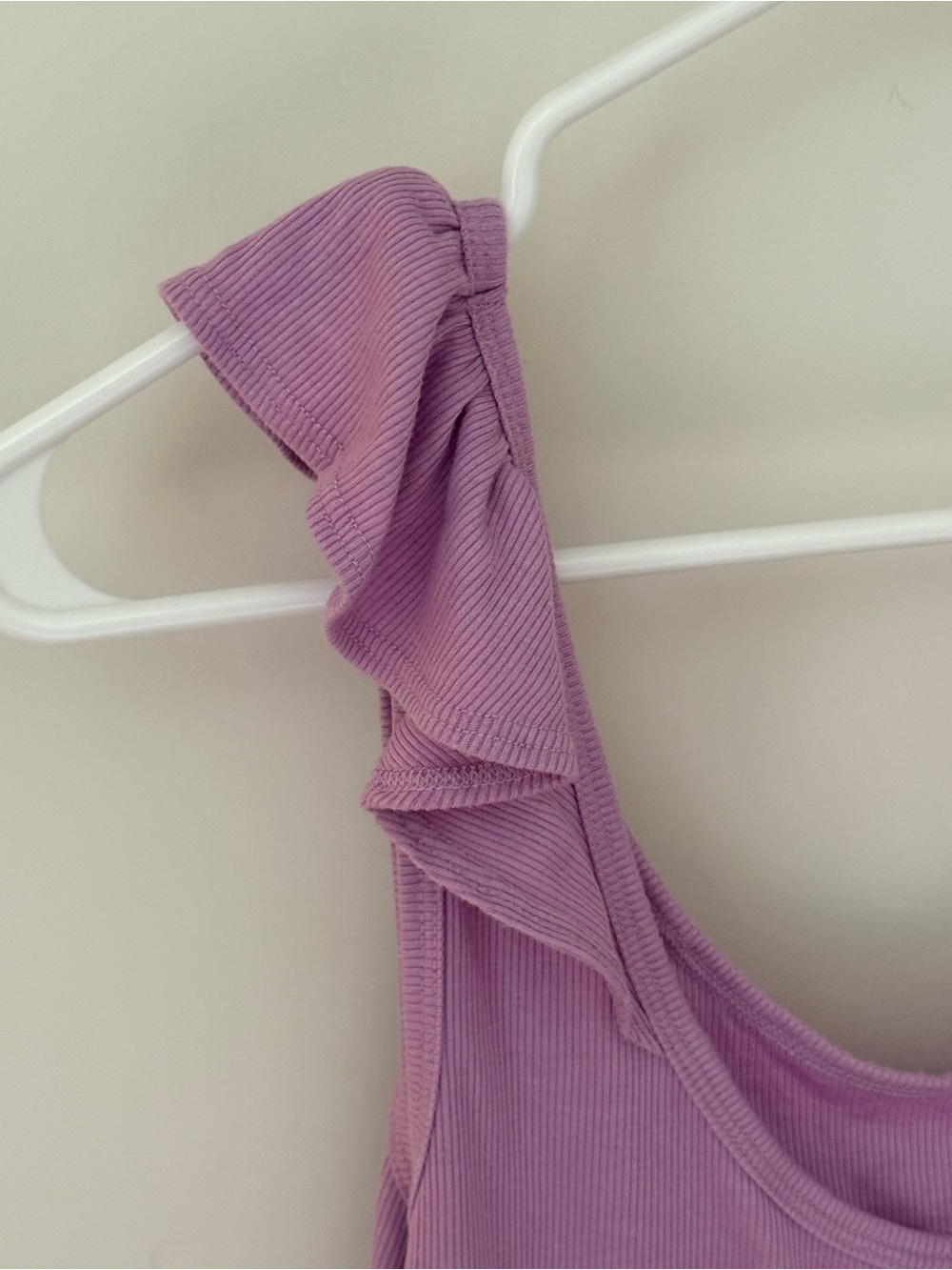 GAP Ribbed Ruffled Shoulder Tank Tops - Picture 8 of 12